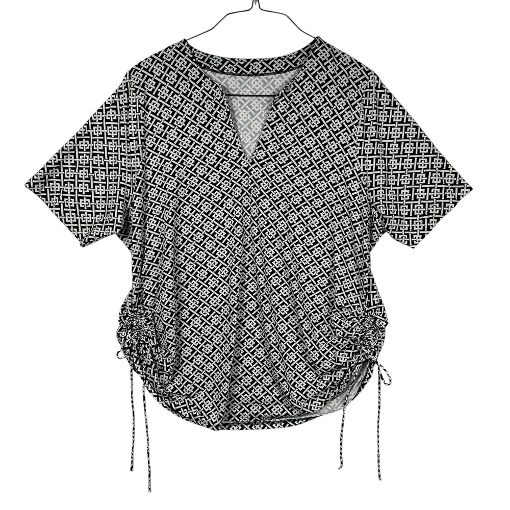 Lands' End Women's 2X Black and White Geometric print V neck Short Sleeve Shirt